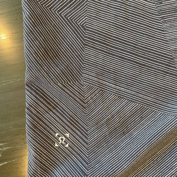 Men’s Lululemon Linerless 7” Short - Picture 4 of 8